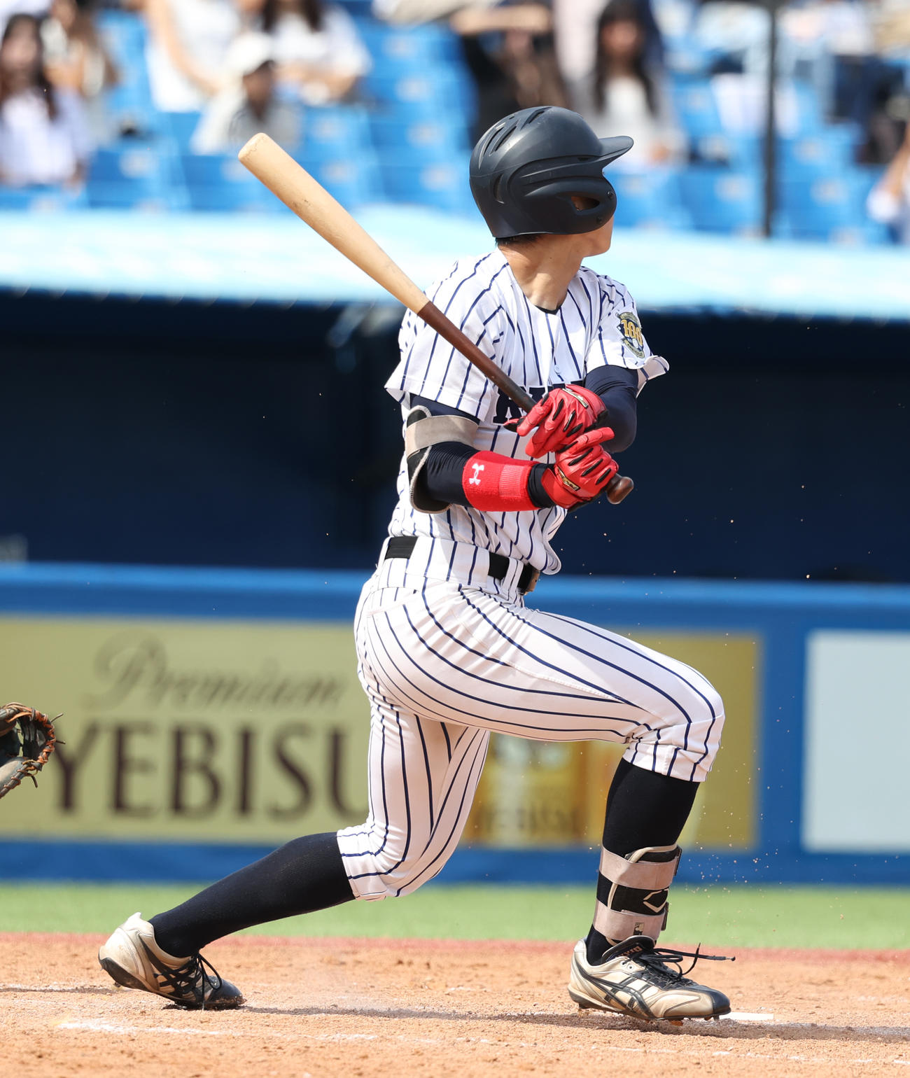 早大対立大　5回裏立大1死三塁、木津は遊撃適時内野安打を放つ（撮影・柴田隆二）　　
