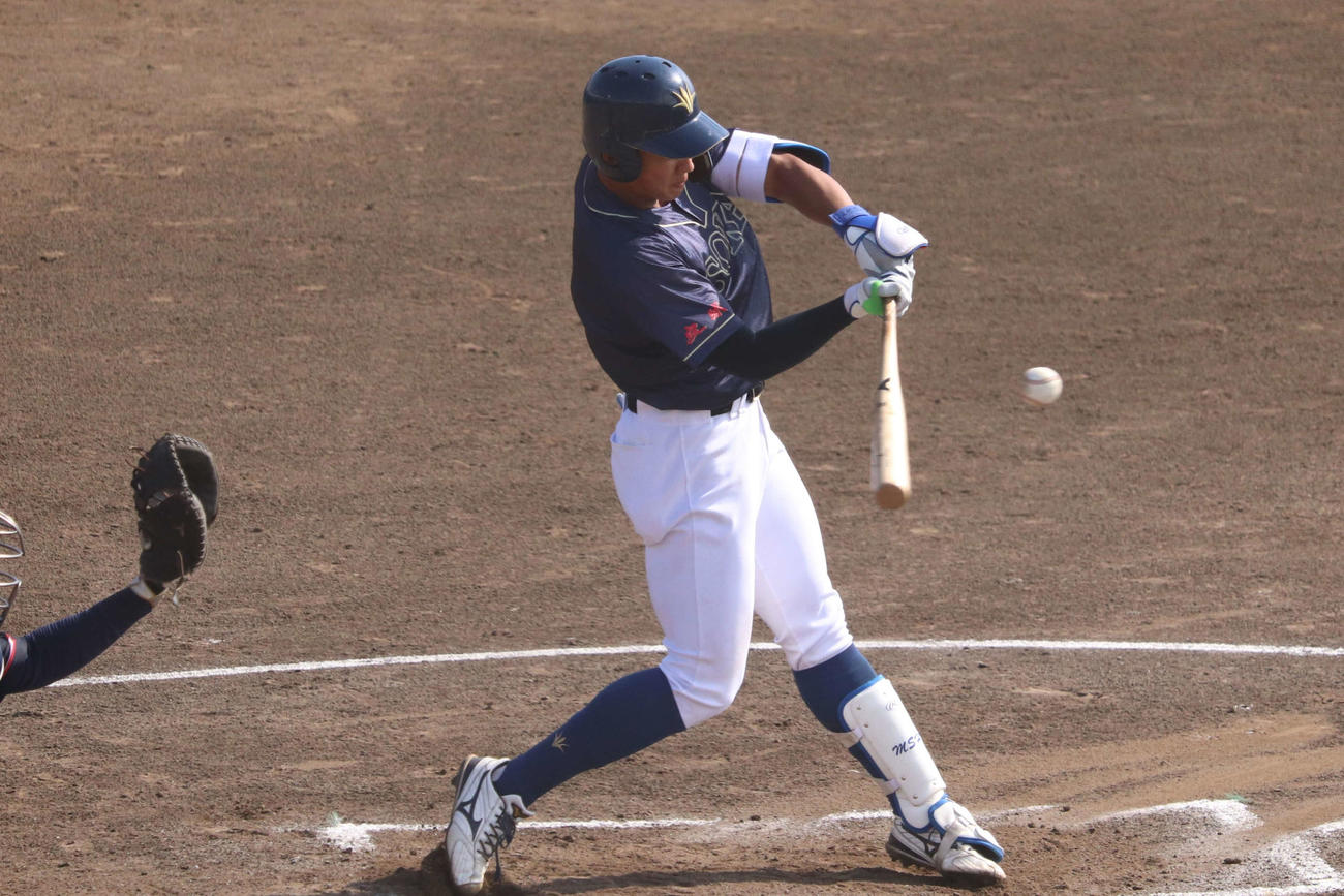 今季初スタメン復帰も4打数無安打で終わった創価大の立石（撮影・保坂淑子）