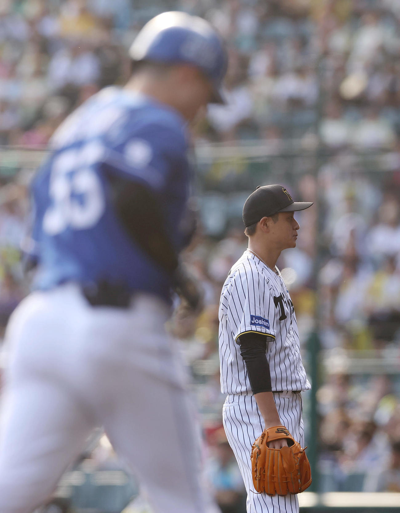 阪神対中日　6回表中日1死一、二塁、細川に3点本塁打を浴びた大竹（撮影・前田充）