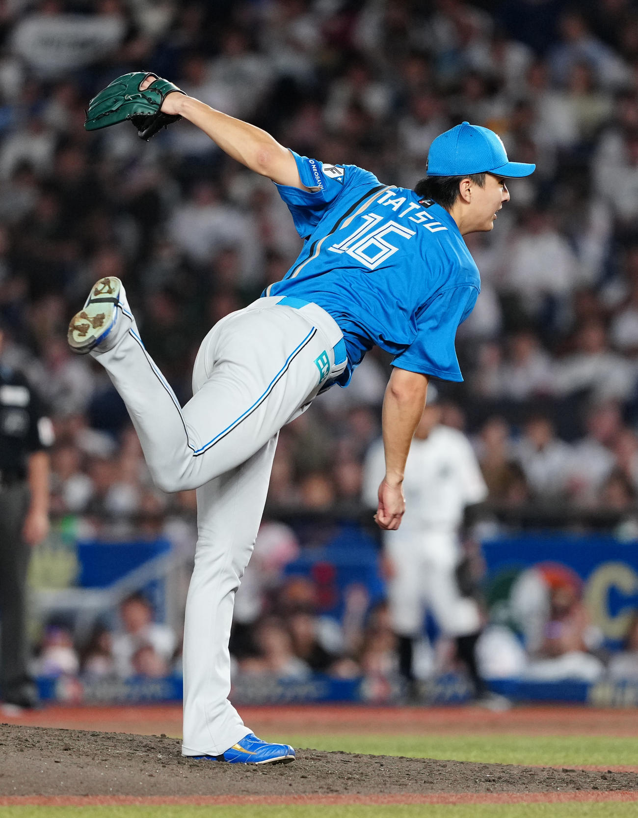 ロッテ対日本ハム　先発し力投する日本ハム達（撮影・鈴木みどり）