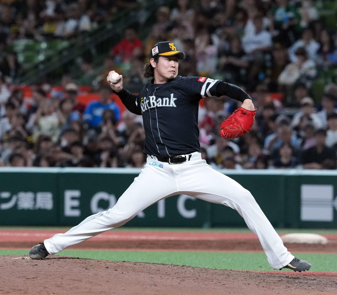 西武対ソフトバンク　8回からマウンドに上がったソフトバンク杉山（撮影・たえ見朱実）