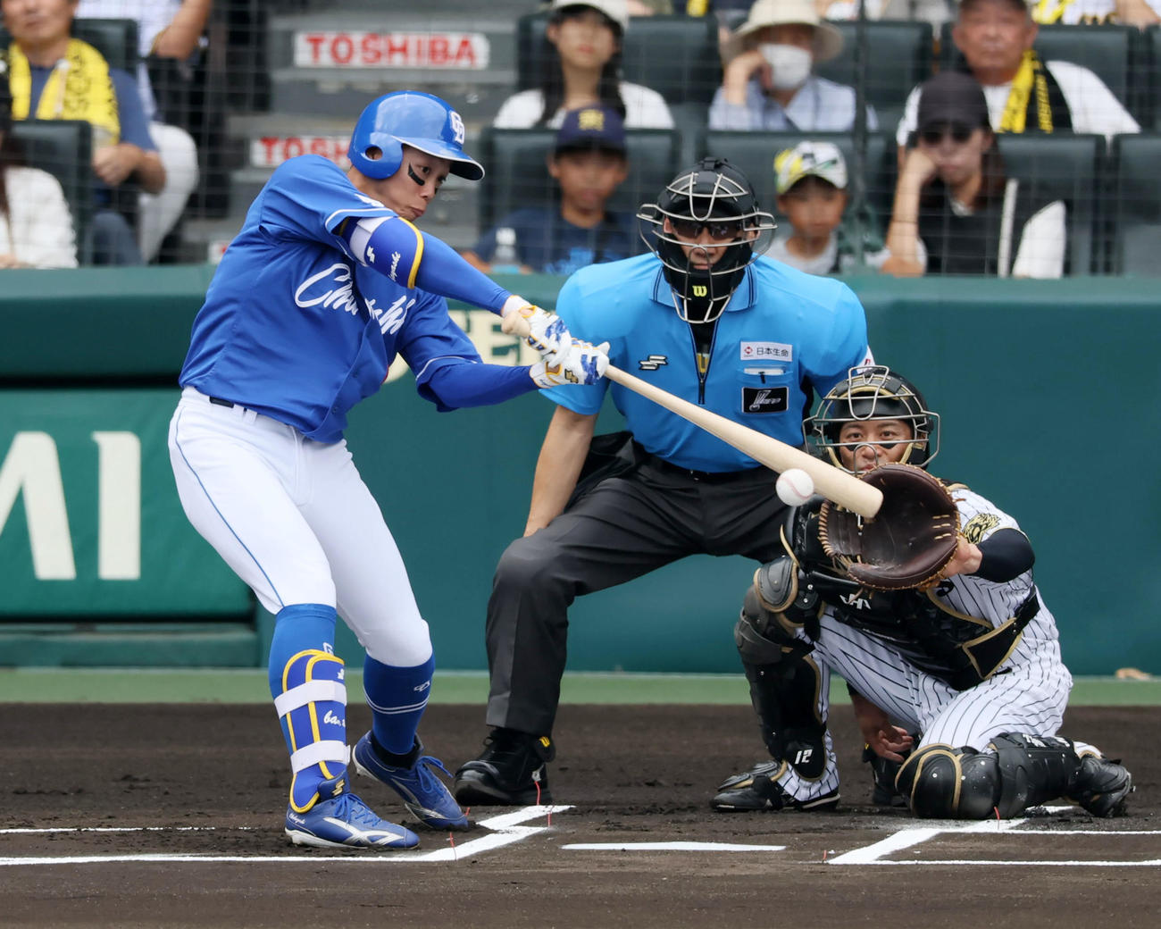 阪神対中日　1回表中日無死、岡林は内野安打で出塁（撮影・加藤哉）