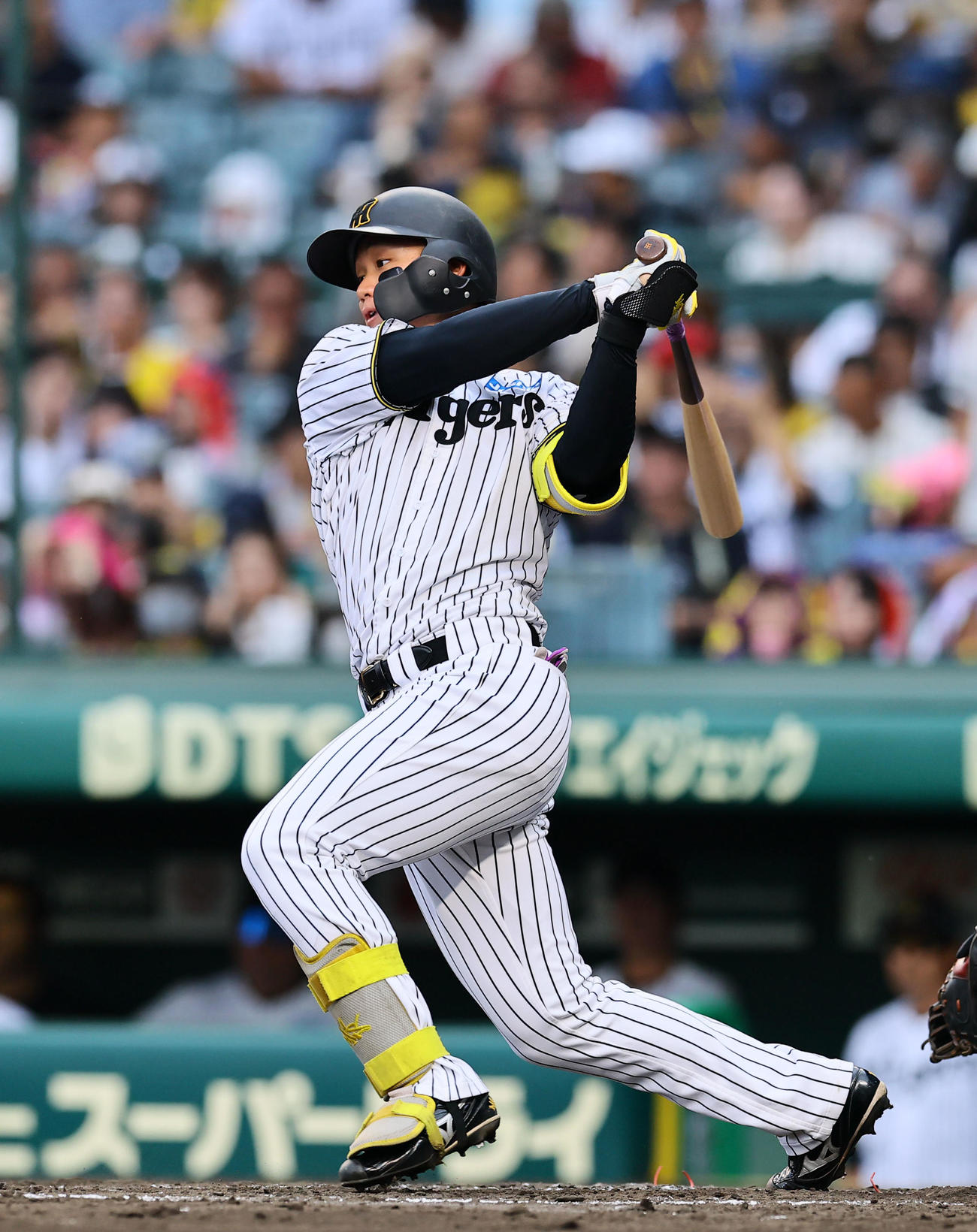 阪神対中日　3回裏阪神1死、森下は中前打を放つ（撮影・藤尾明華）
