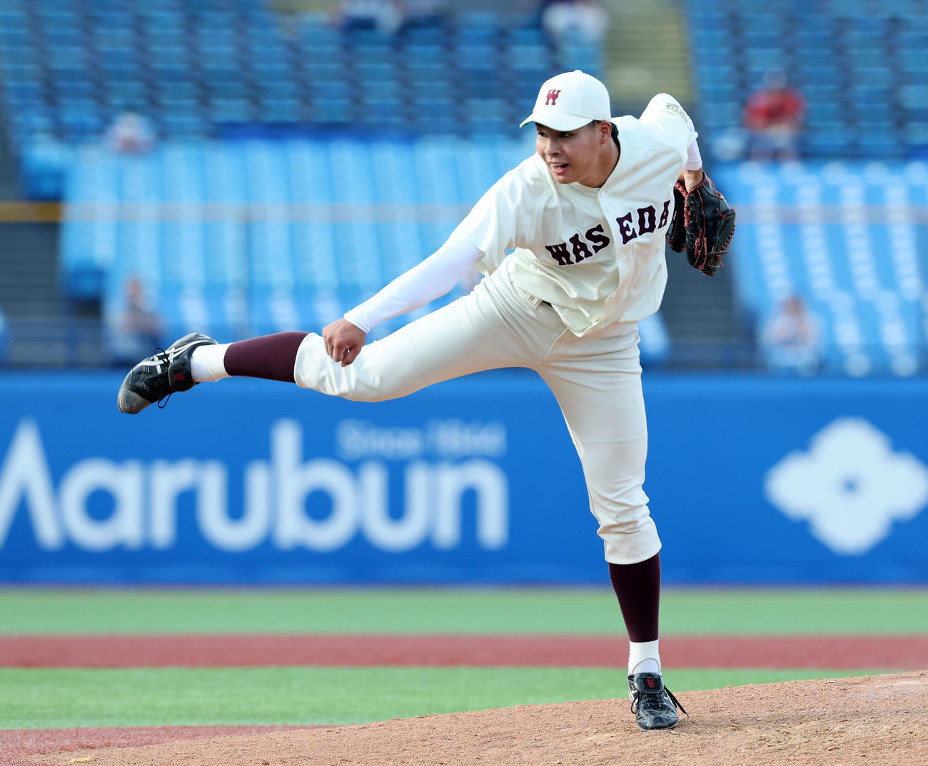 立大対早大　力投する早大・田和（撮影・鈴木正人）