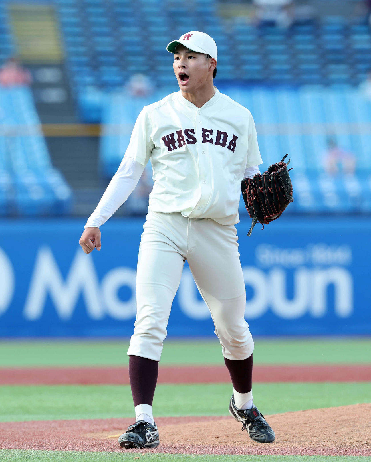 立大対早大　勝利し雄たけびを上げる早大・田和（撮影・鈴木正人）