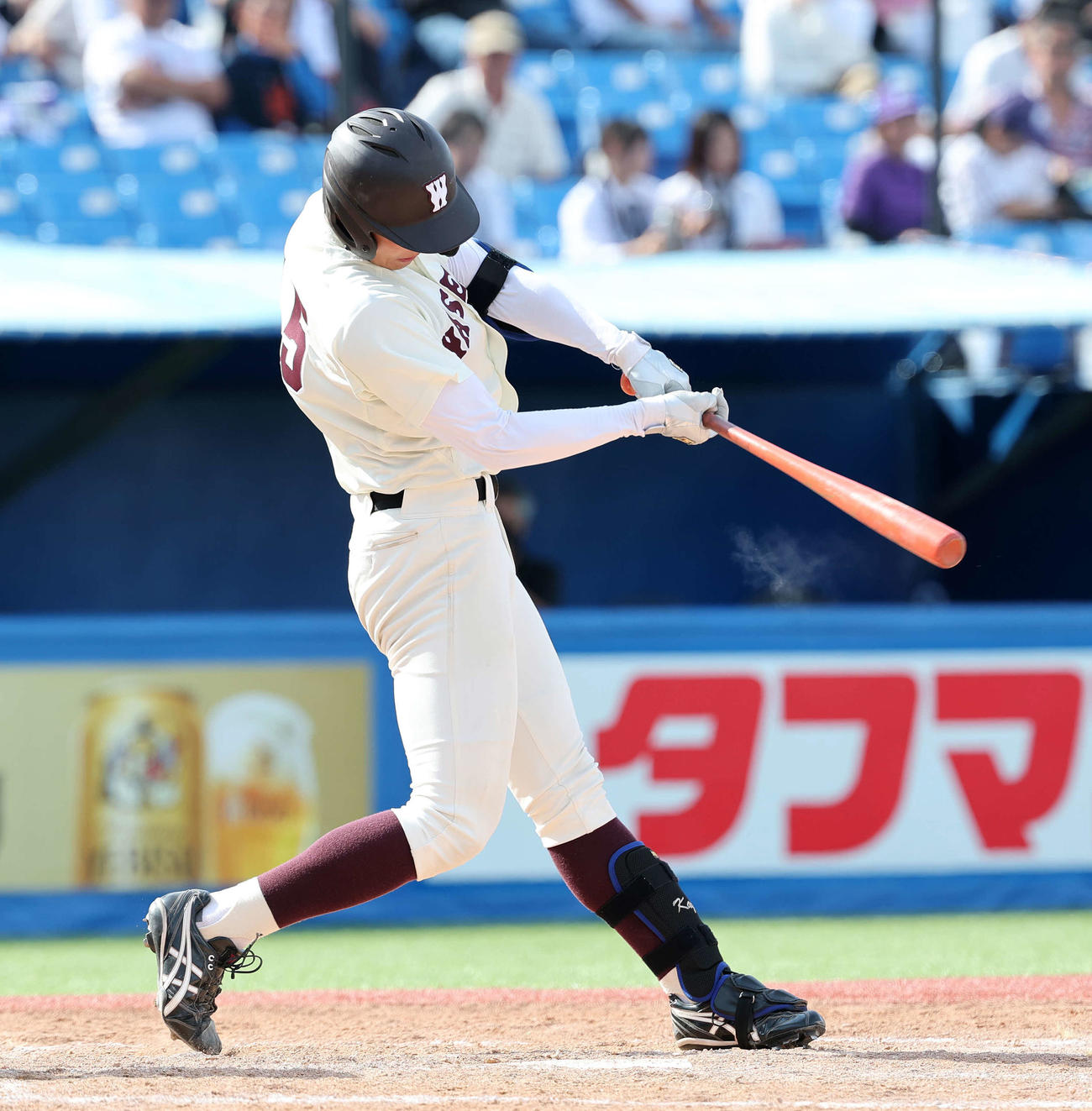 立大対早大　4回裏早大2死一、二塁、高橋煌は左越え適時二塁打を放つ（撮影・鈴木正人）
