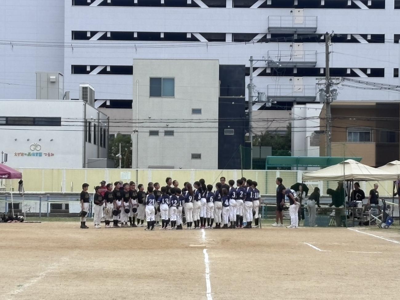 「第1回今岡真訪杯　なにわキッズソフトボール大会」では熱戦が繰り広げられた