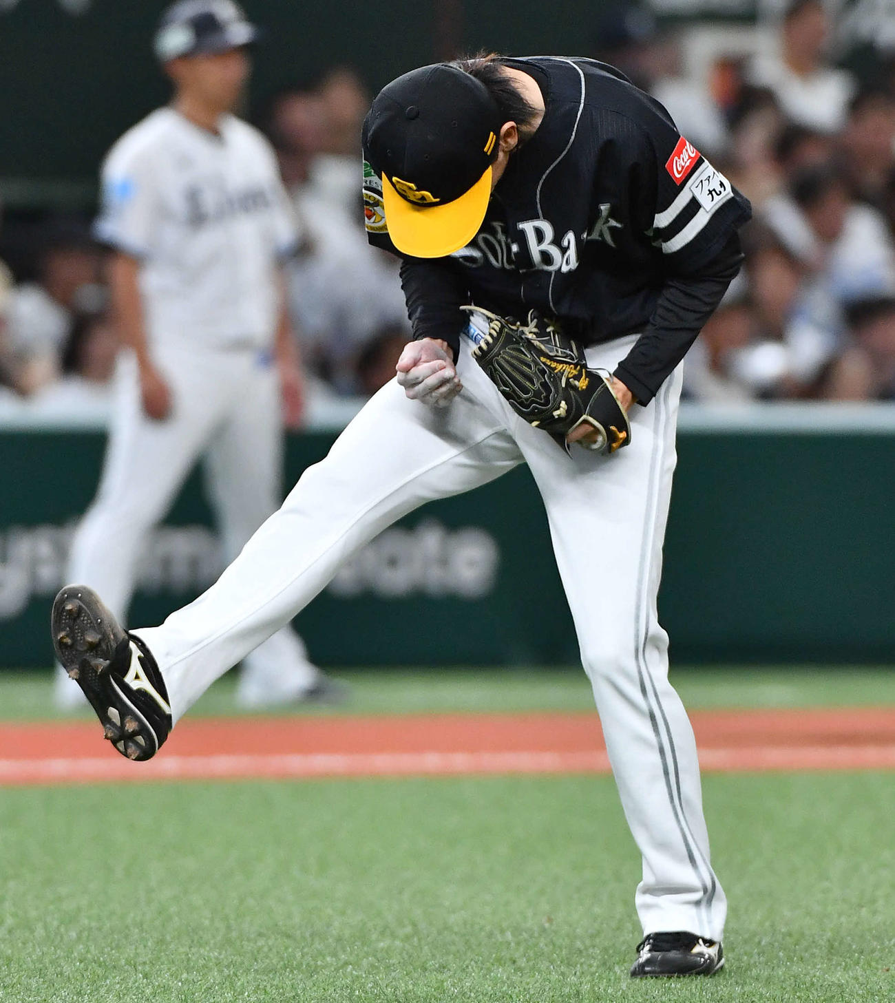 西武対ソフトバンク　5回裏西武2死三塁、古賀悠を右飛に抑え、ガッツポーズする大津（撮影・岩下翔太）