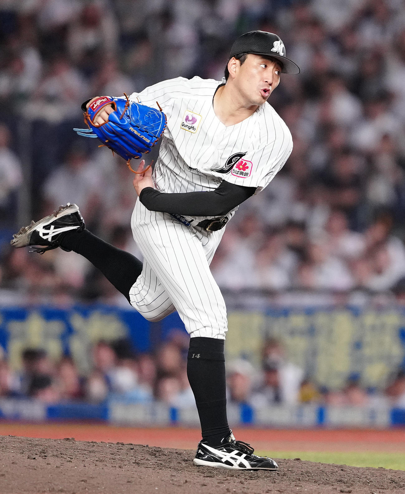 ロッテ対日本ハム　先発し力投するロッテ小島（撮影・鈴木みどり）
