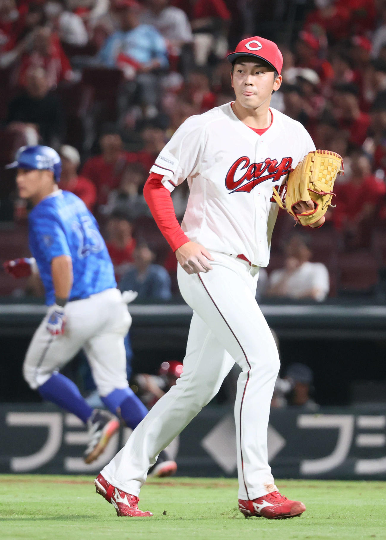 広島対DeNA 8回表DeNA2死満塁、筒香に走者一掃の左適時二塁打を浴びた常広（撮影・加藤孝規）