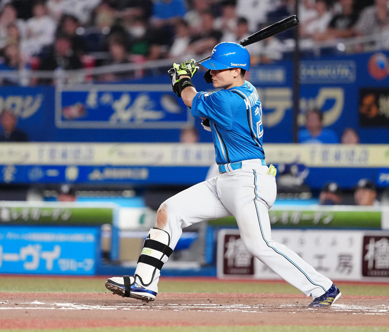 2025年9月28日ロッテ戦の7回表、右前打を放つ清宮幸太郎