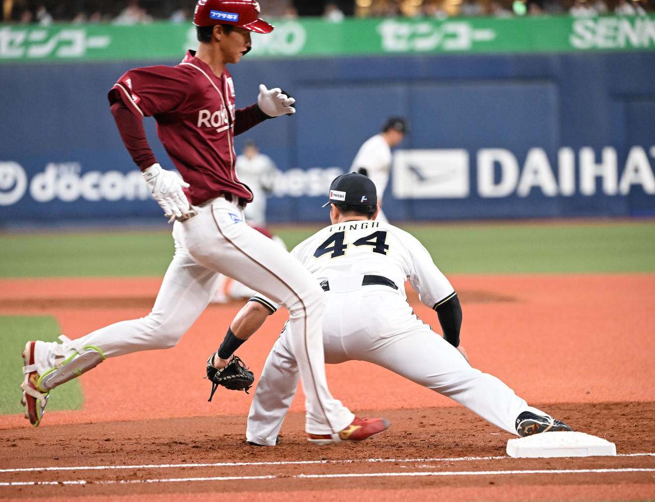 オリックス対楽天　2回表楽天1死一、三塁、プロ初打席の吉野は遊ゴロ併殺に倒れる（撮影・和賀正仁）