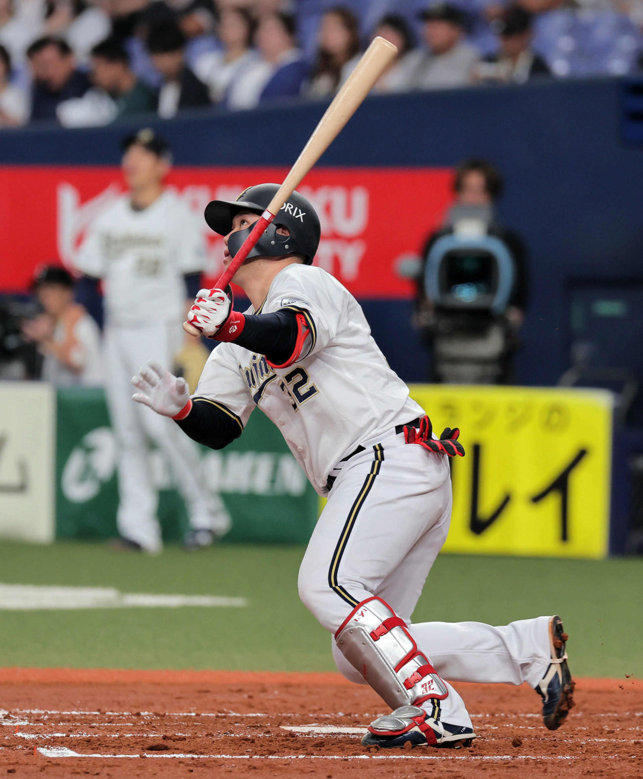 オリックス対楽天　2回裏オリックス1死一塁、福永は左越え2点本塁打を放つ（撮影・宮崎幸一）