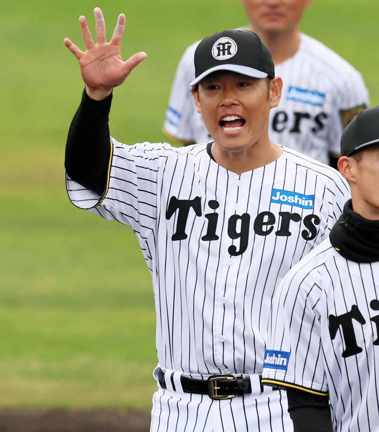 25年2月　シートノックを受ける原口（撮影・加藤哉）