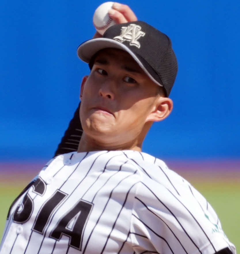 亜大対駒大　先発の亜大・斉藤（撮影・小島史椰）