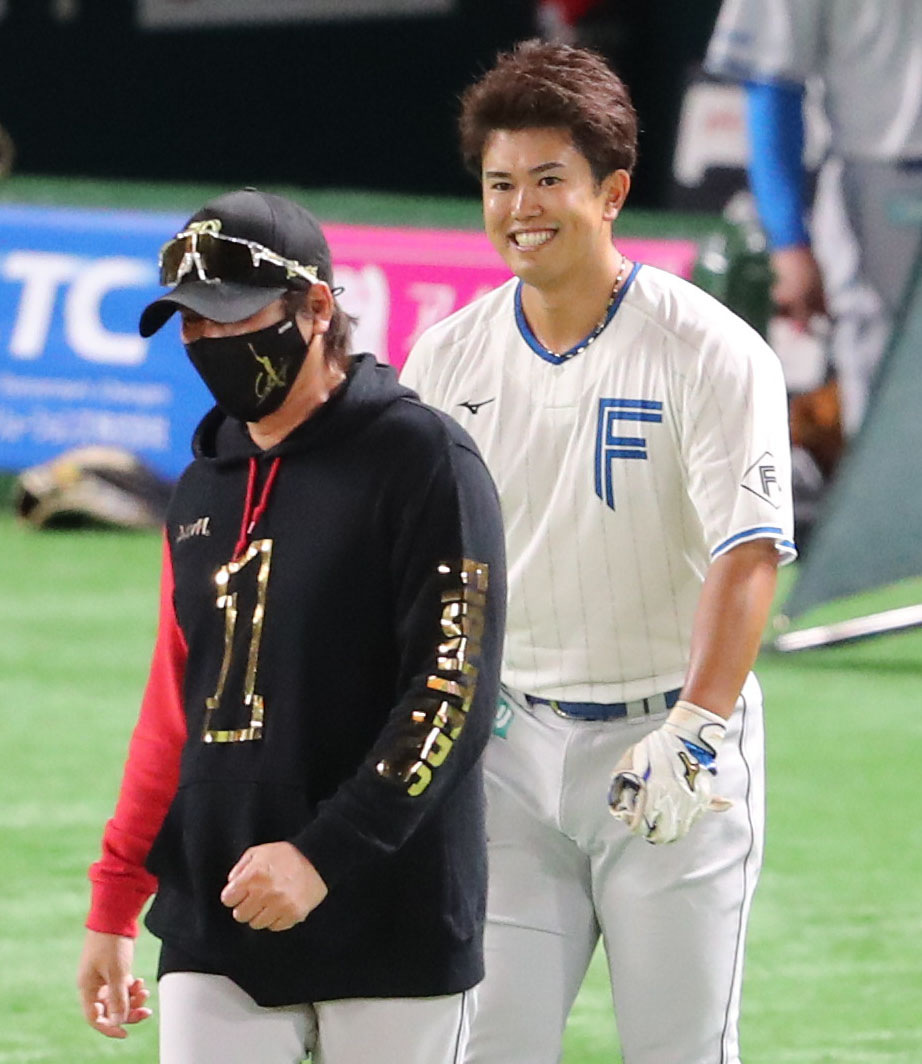 ソフトバンク対日本ハム　1軍に合流した今川は新庄監督に声をかけられる（撮影・梅根麻紀）