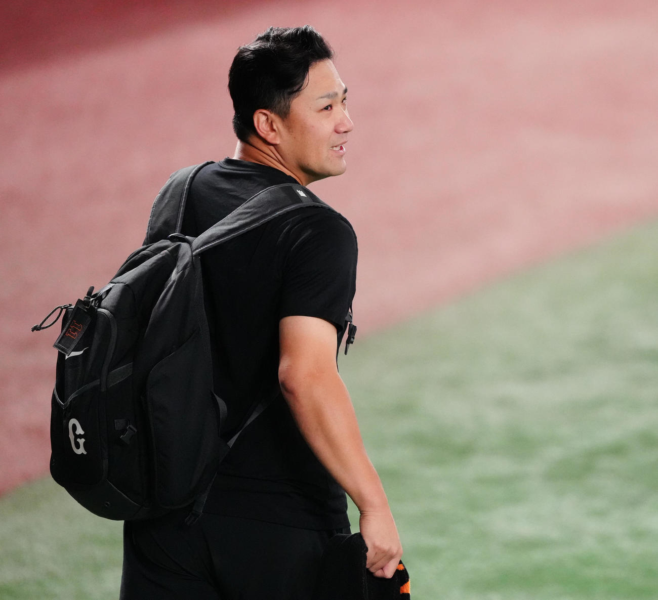 巨人対中日　試合前練習を終え、送り出される巨人田中将（撮影・鈴木みどり）