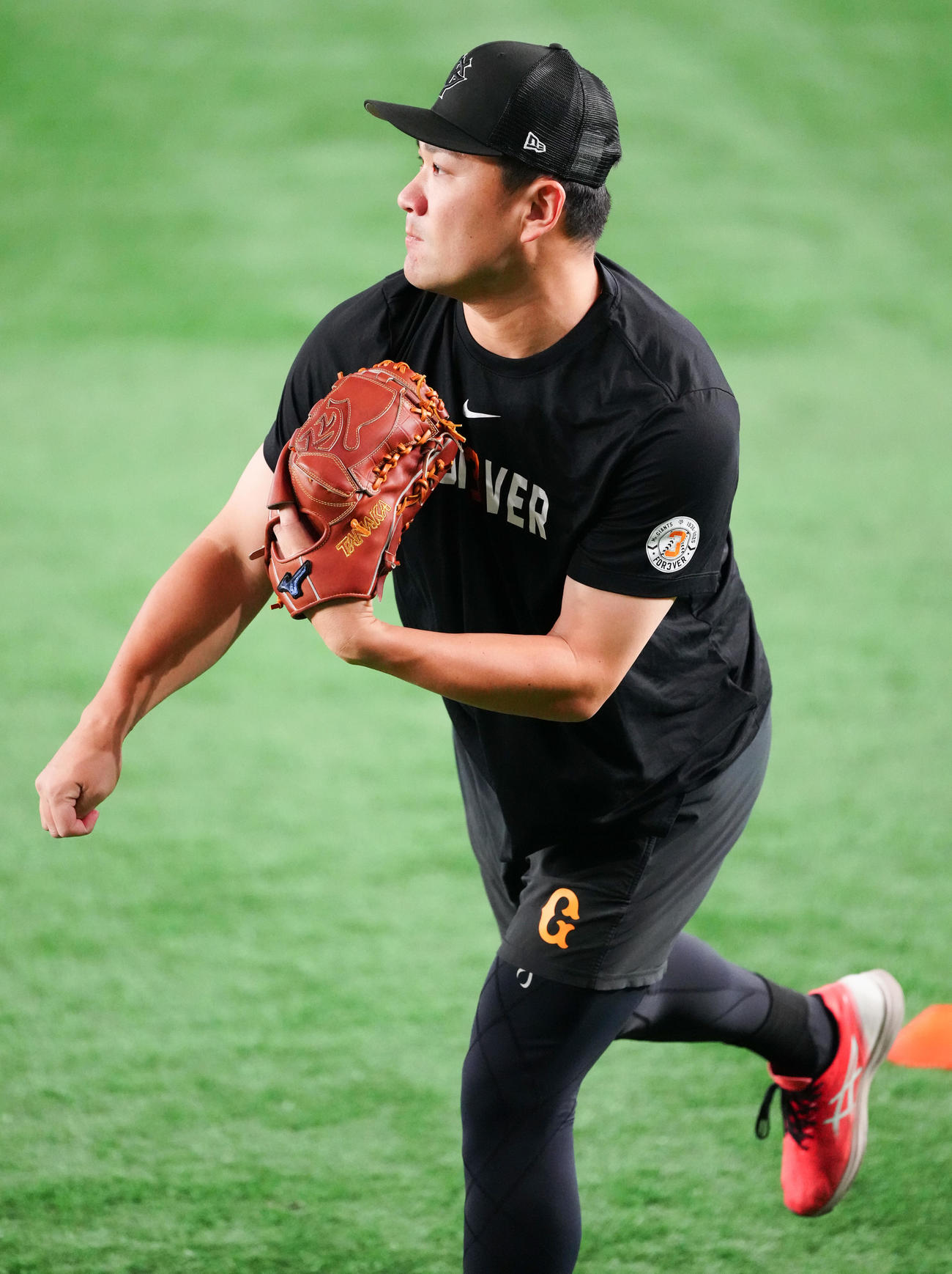 巨人対中日　試合前練習でキャッチボールする巨人田中将（撮影・鈴木みどり）