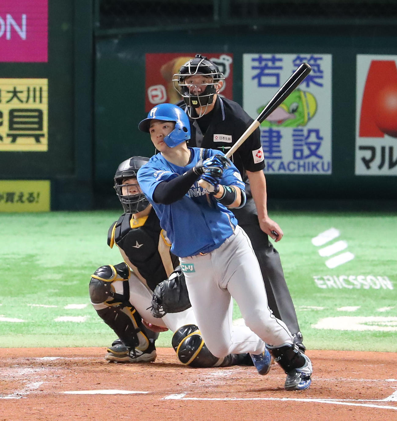 ソフトバンク対日本ハム　4回表日本ハム無死一塁、郡司は右中間に先制2点本塁打を放つ（撮影・梅根麻紀）