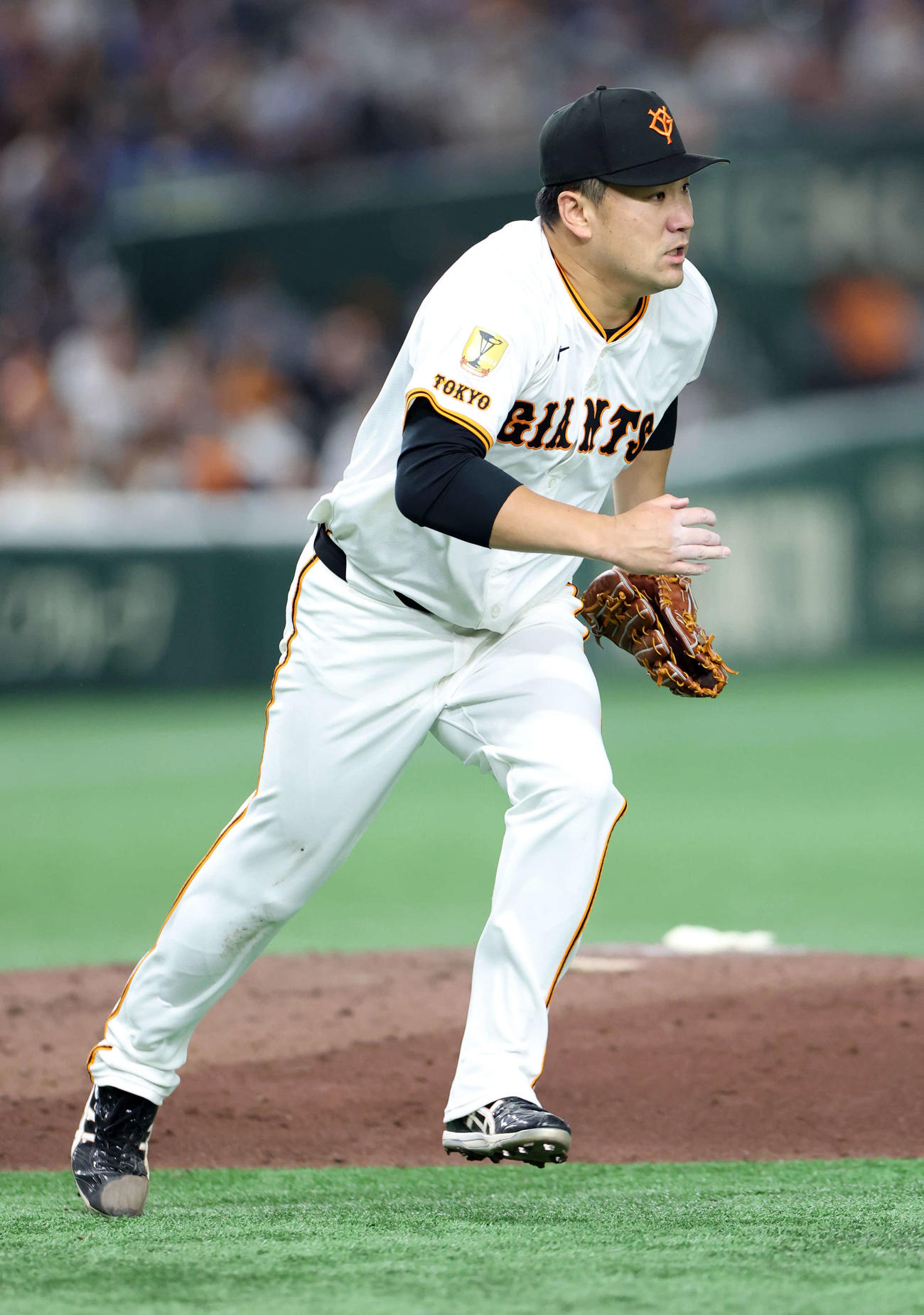 巨人対中日　6回表中日無死、上林の一塁ゴロで一塁にダッシュする田中将（撮影・浅見桂子）