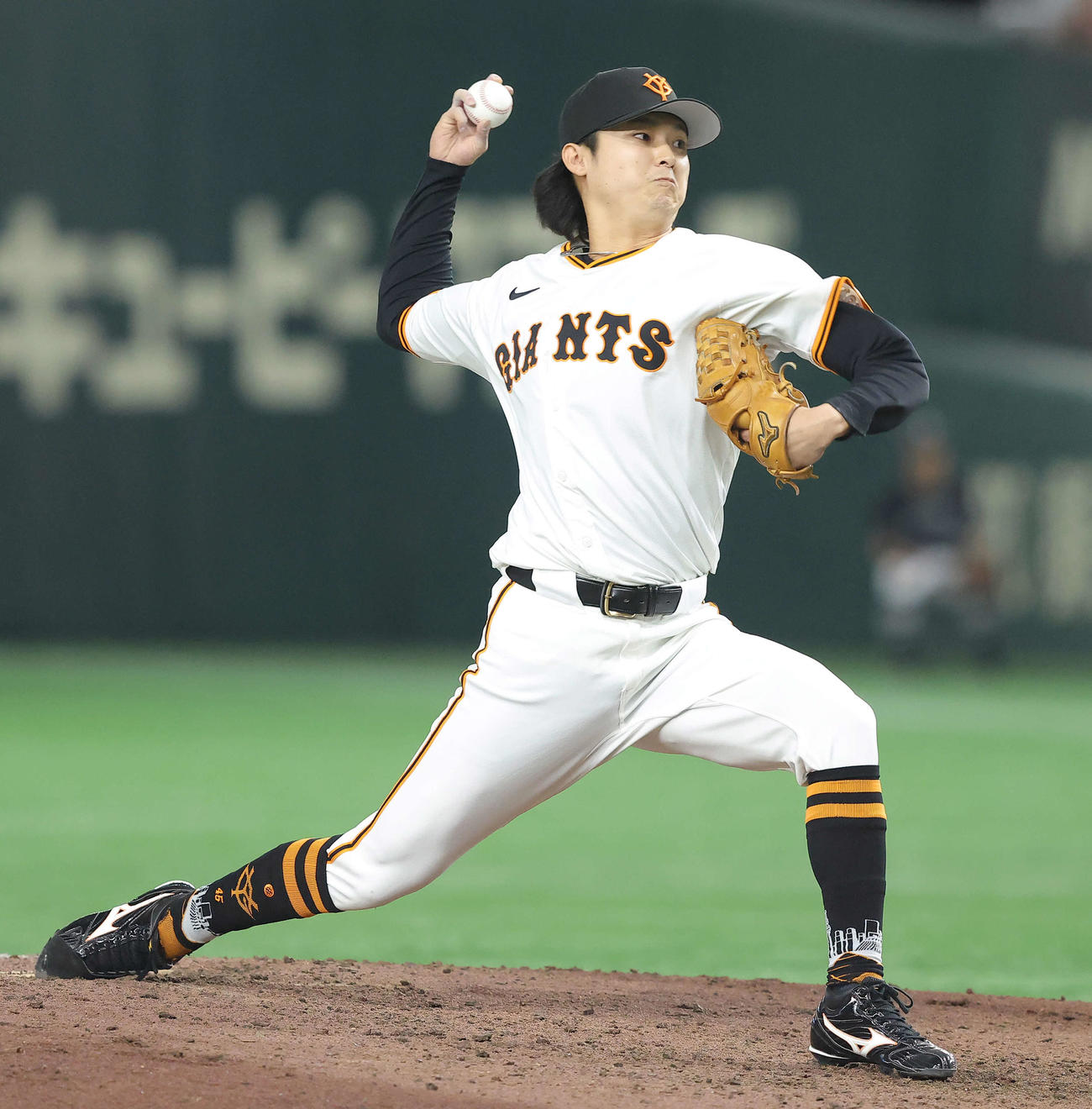 巨人対中日　7回表中日2死二塁、3番手で登板する田中瑛（撮影・河田真司）