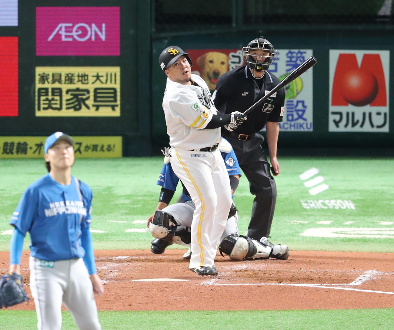 ソフトバンク対日本ハム　4回裏ソフトバンク2死、山川は中越えに本塁打を放つ（撮影・梅根麻紀）