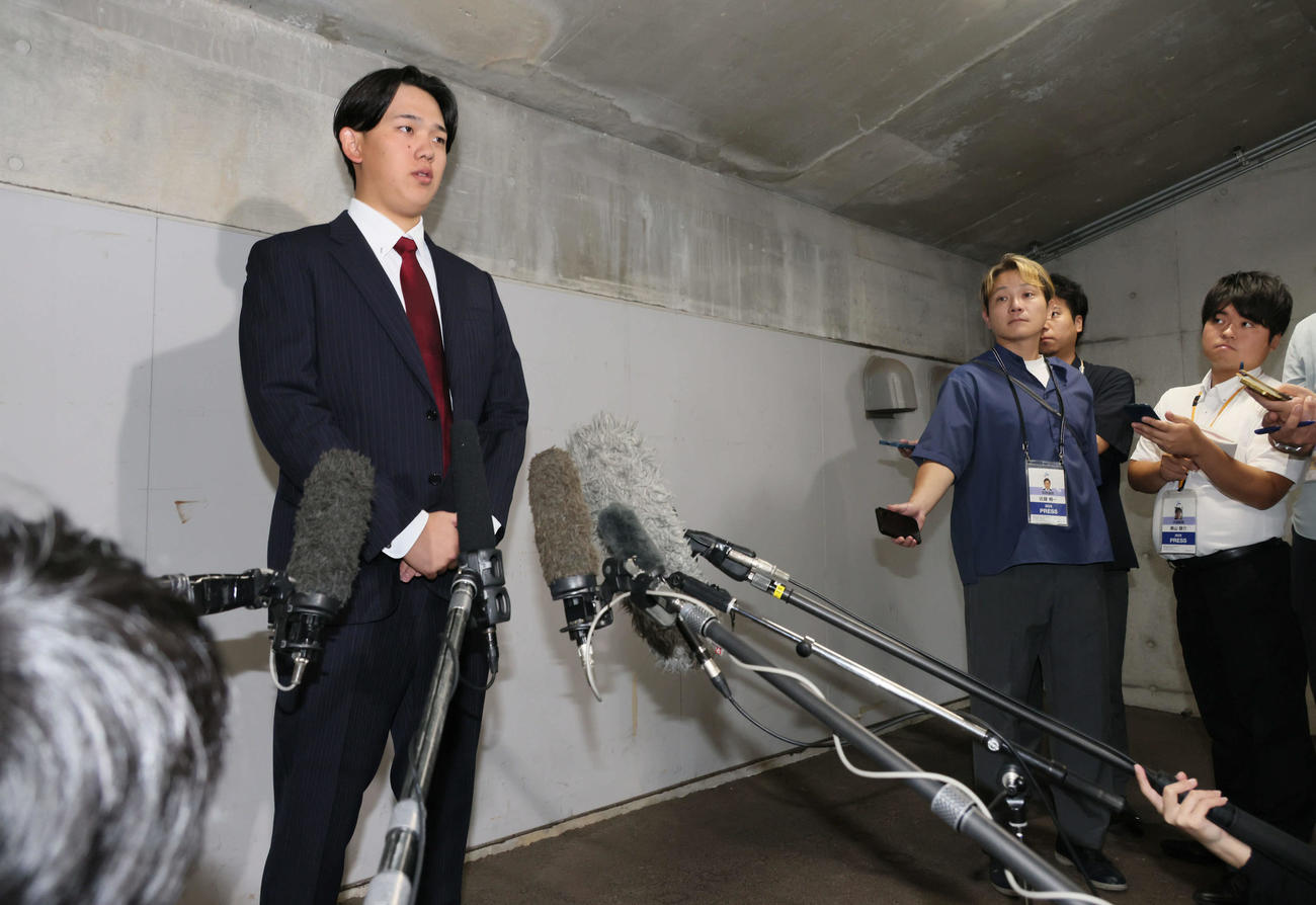 戦力外通告された広島小林（撮影・加藤孝規）