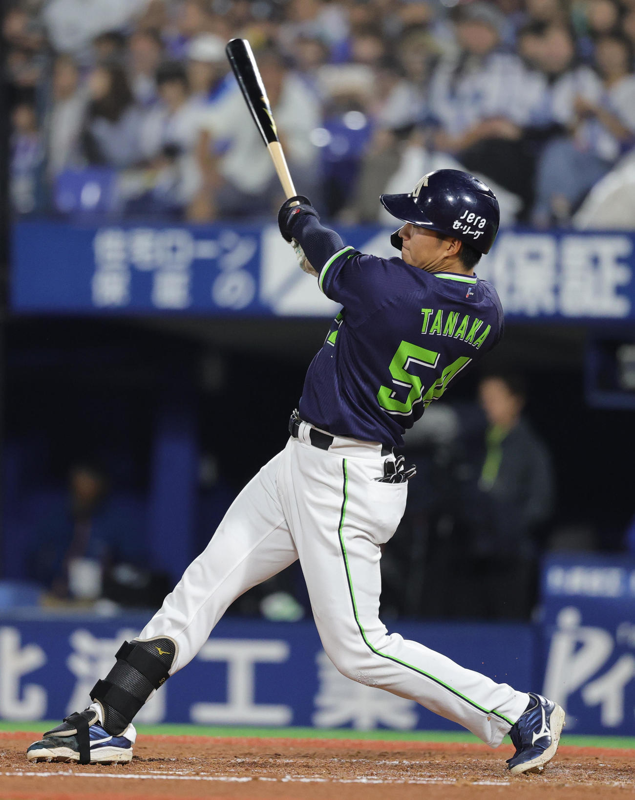 DeNA対ヤクルト　2回表ヤクルト1死満塁、プロ初安打となる右2点適時二塁打を放つ田中（撮影・野上伸悟）