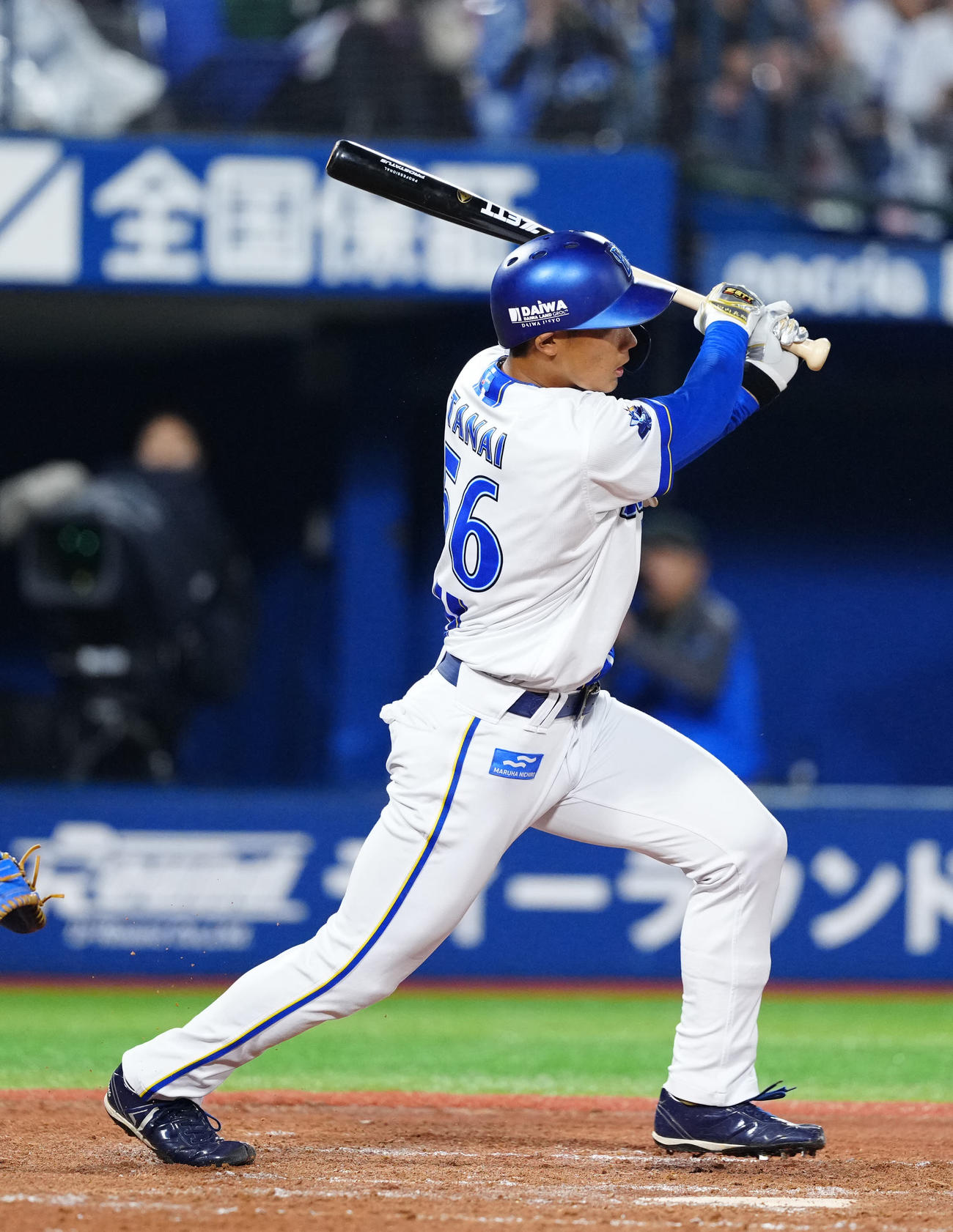 DeNA対ヤクルト　8回裏DeNA無死、中前打を放ちプロ初安打とする田内（撮影・江口和貴）