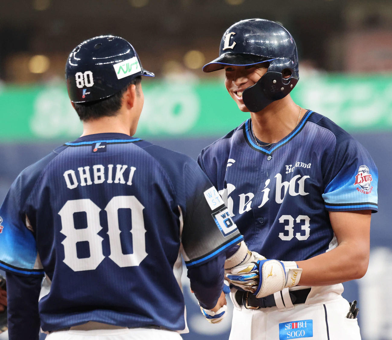 オリックス対西武　5回表西武1死、古川は右前にプロ初安打を放ち笑顔（撮影・西尾就之）