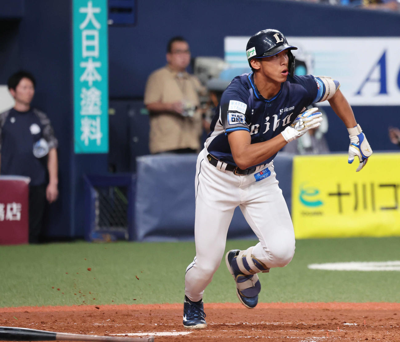 オリックス対西武　5回表西武1死、古川は右前にプロ初安打を放つ（撮影・西尾就之）