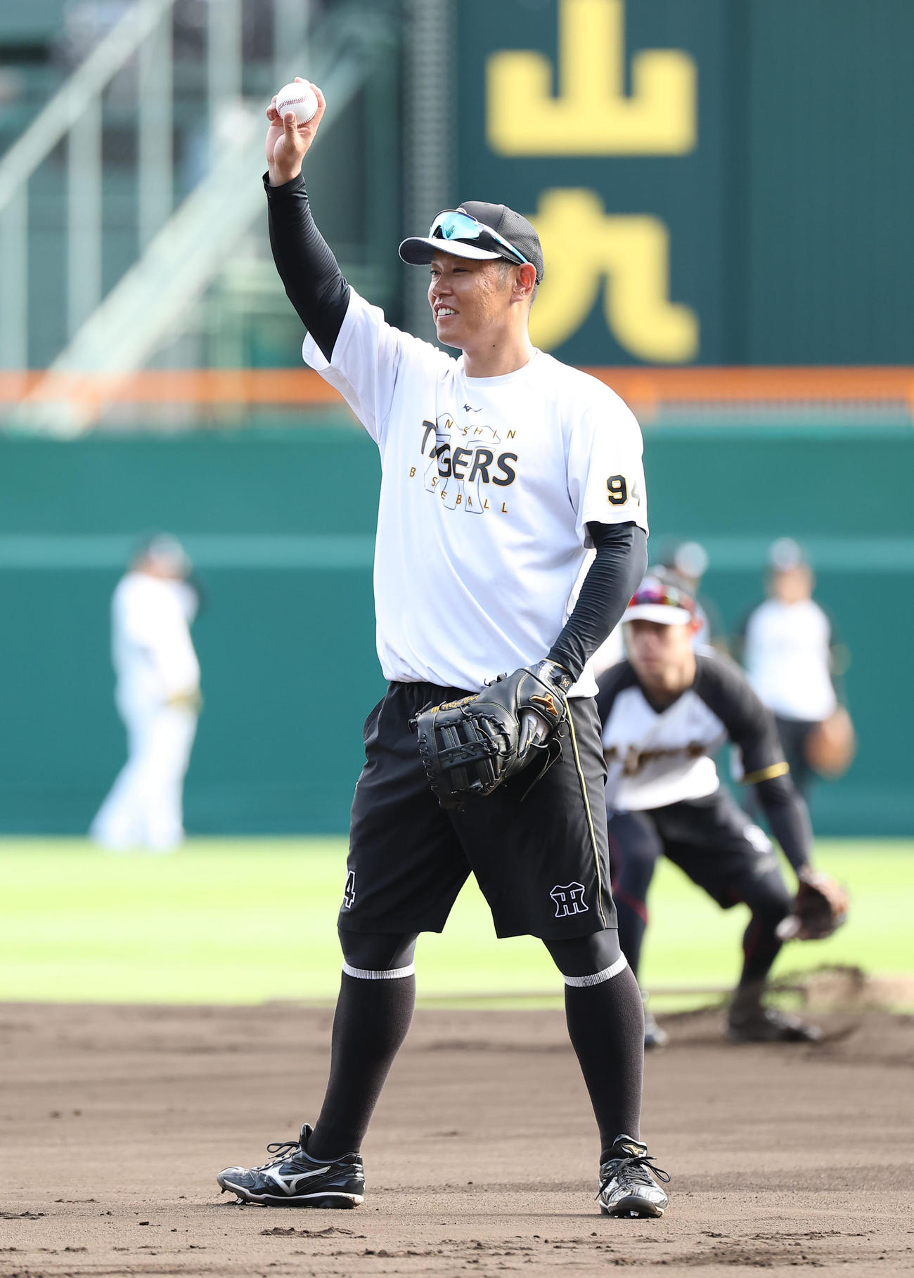甲子園球場で練習する原口（撮影・上田博志）