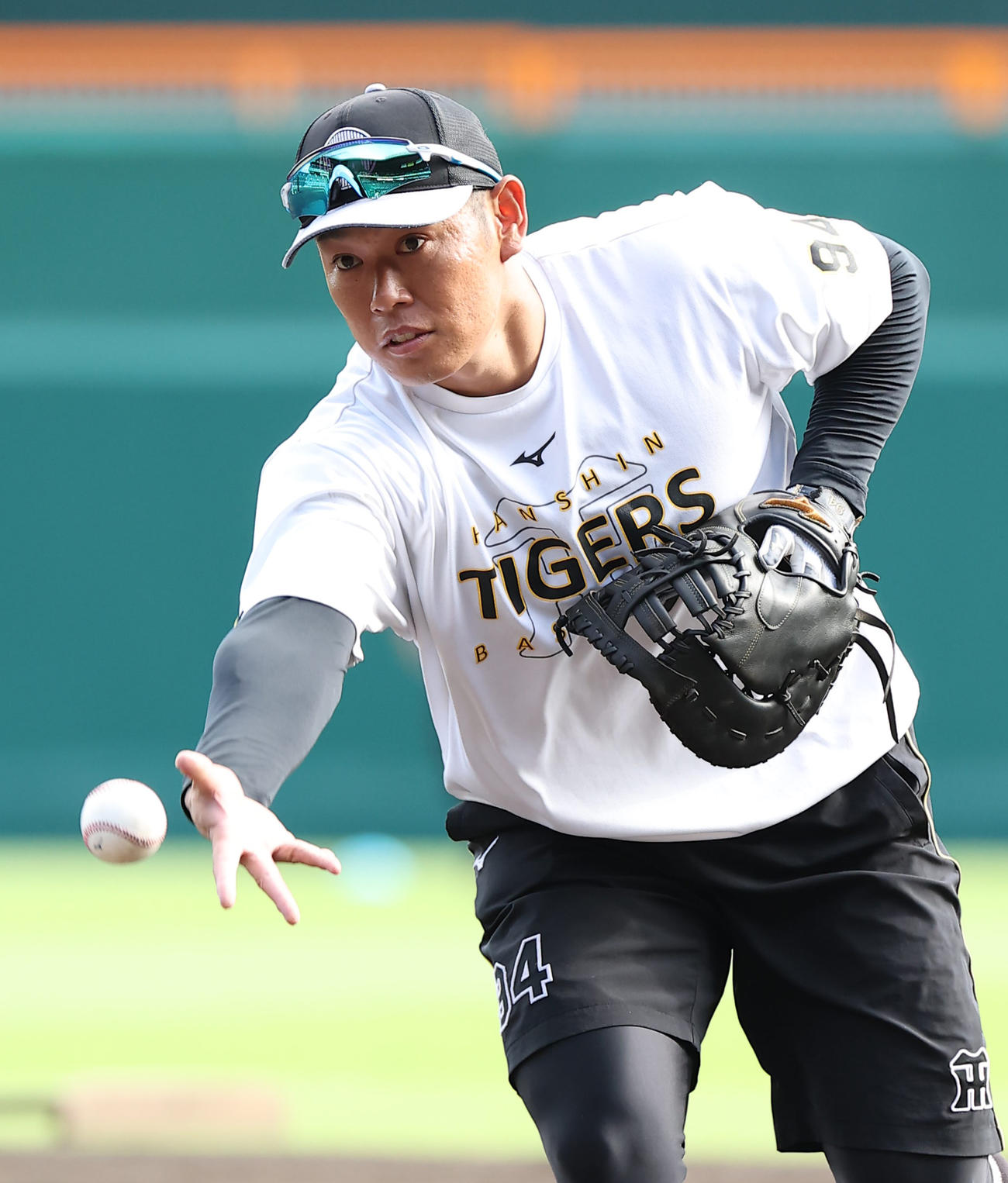 甲子園球場で練習する原口（撮影・上田博志）