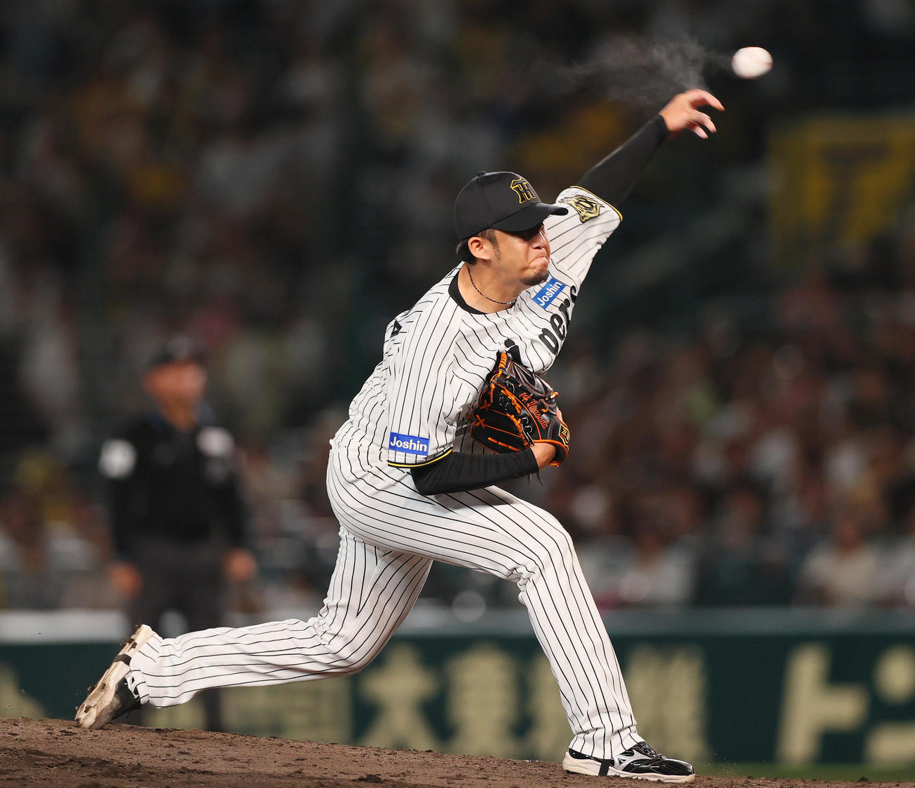 阪神対ヤクルト　9回表に登板する岩貞（撮影・上山淳一）