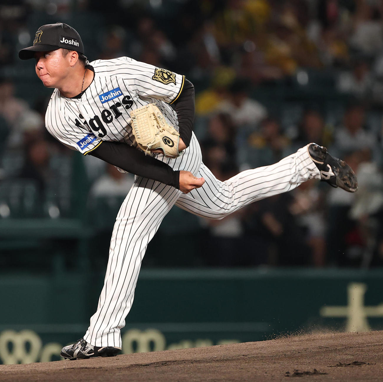 阪神対ヤクルト　阪神先発の村上（撮影・上田博志）