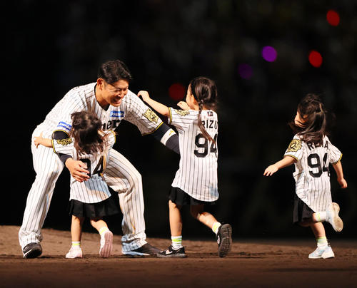 阪神】引退の原口文仁「高津監督のご配慮で清水投手に」「四球…サダを