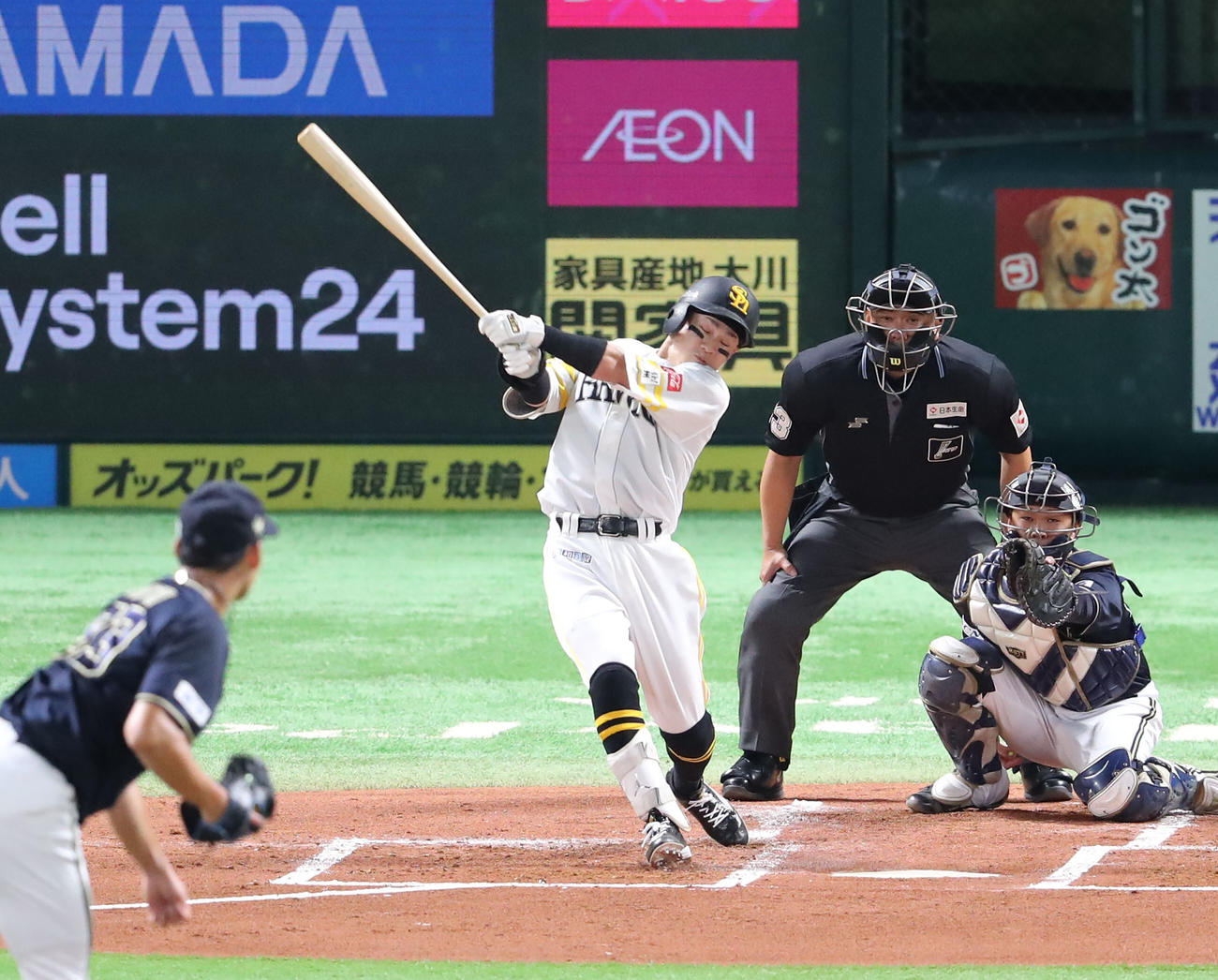 ソフトバンク対オリックス　1回裏ソフトバンク無死一塁、牧原大は左前安打を放つ（撮影・梅根麻紀）