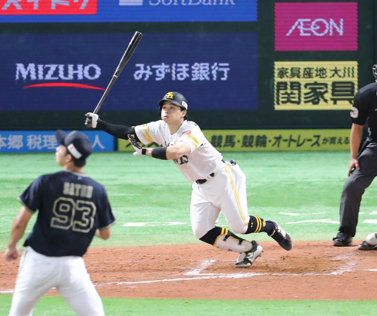ソフトバンク対オリックス　5回裏ソフトバンク1死、谷川原は右越え本塁打を放つ（撮影・梅根麻紀）
