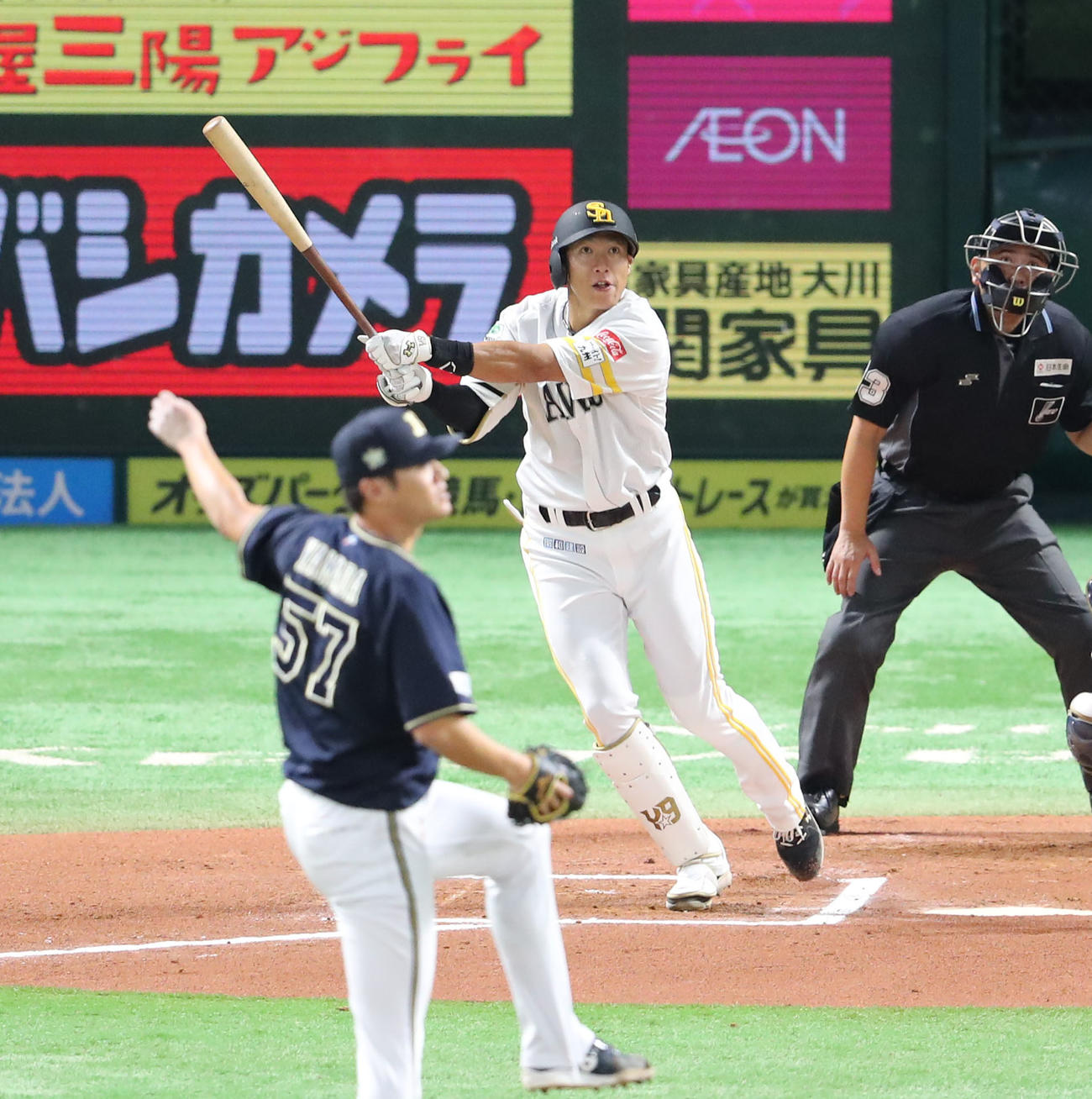 ソフトバンク対オリックス　6回裏ソフトバンク1死、柳田は左中間に本塁打を放つ（撮影・梅根麻紀）