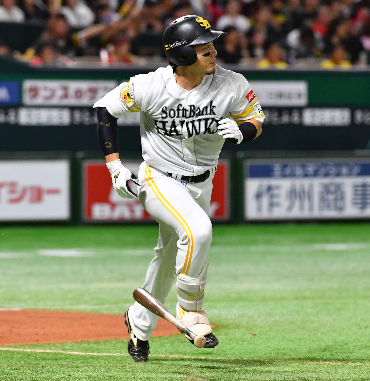 ソフトバンク対オリックス　5回裏ソフトバンク1死満塁、栗原は右中間へ満塁本塁打を放つ（撮影・岩下翔太）