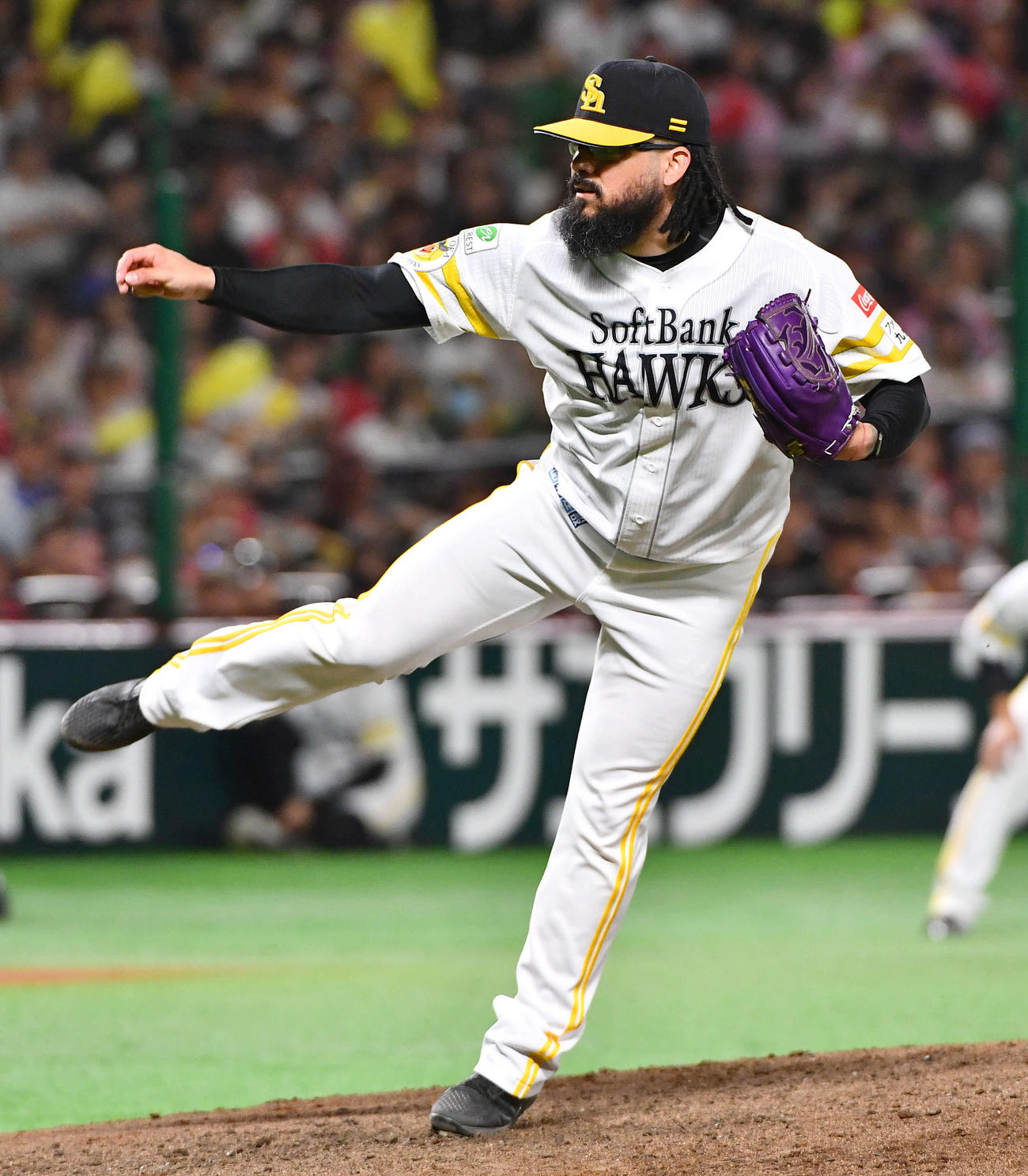 ソフトバンク対オリックス　7回表から登板した、ソフトバンク4番手のオスナ（撮影・岩下翔太）
