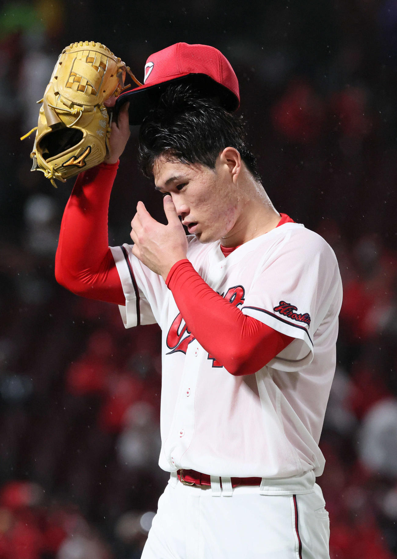 広島対ヤクルト　1回にいきなり2失点の広島先発の斉藤（撮影・加藤孝規）