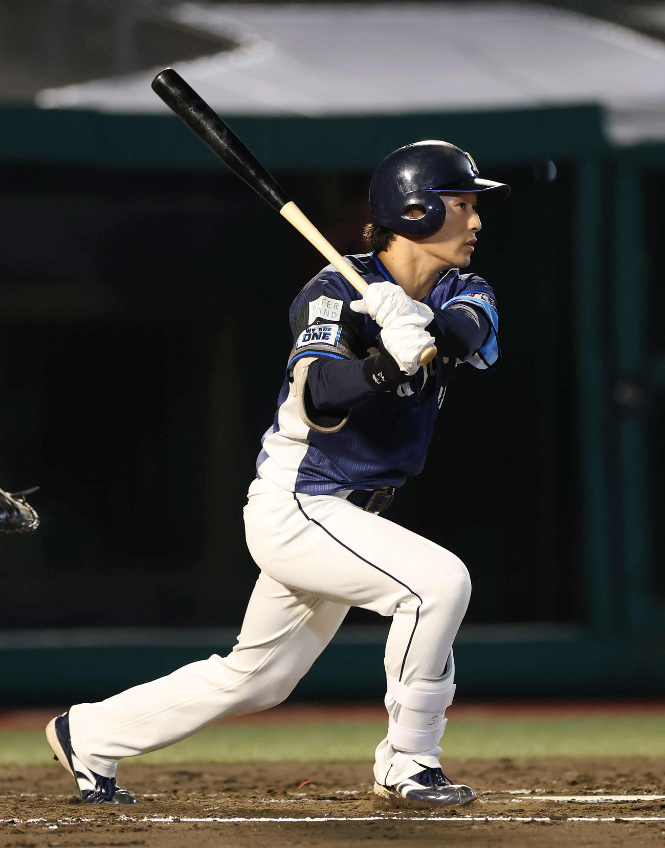 楽天対西武　2回表西武1死、右安打を放つ佐藤太（撮影・増田悦実）