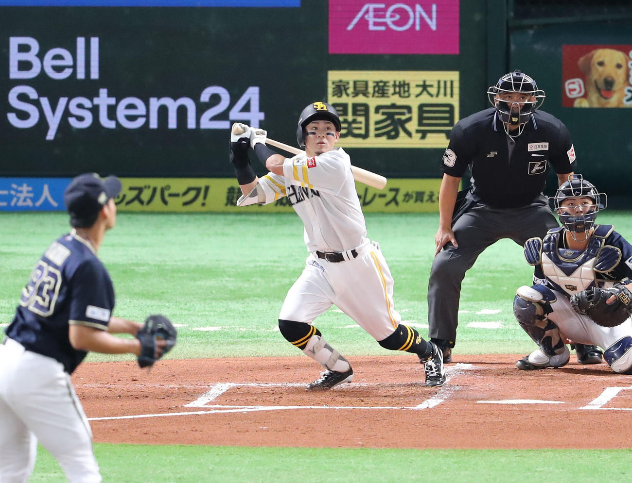ソフトバンク対オリックス　1回裏ソフトバンク無死、牧原大は左前打を放つ（撮影・梅根麻紀）