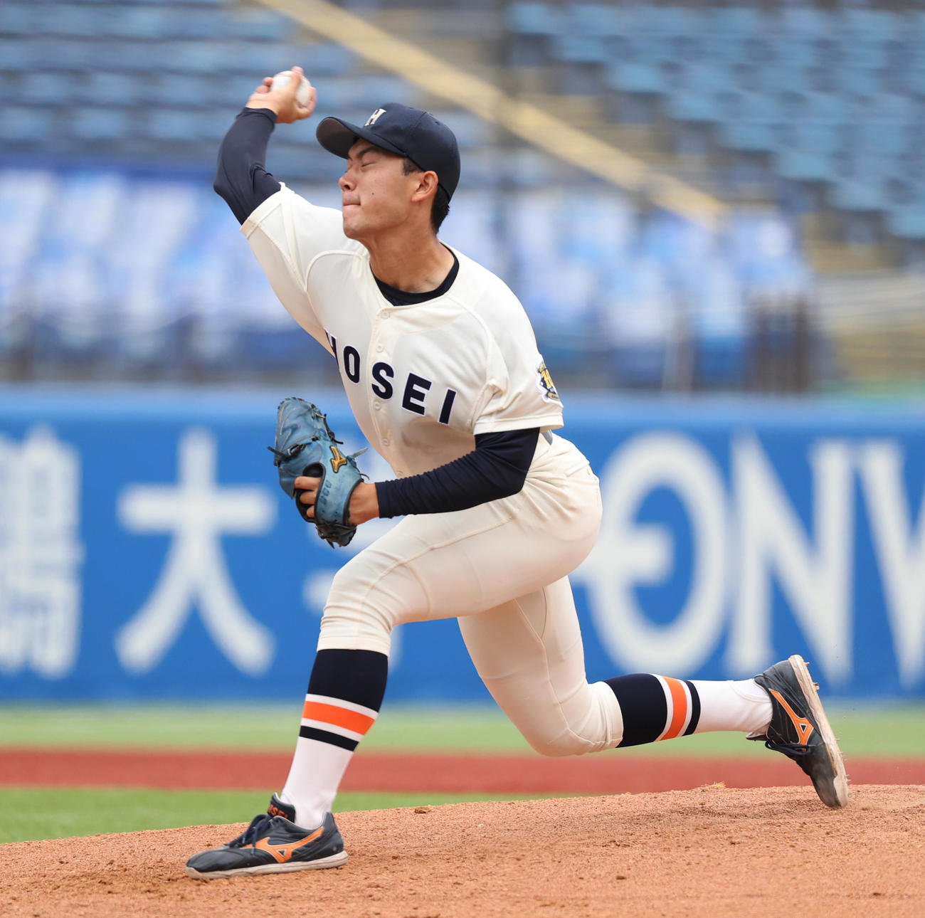 法大対早大　先発した法大・丸山（撮影・柴田隆二）　　