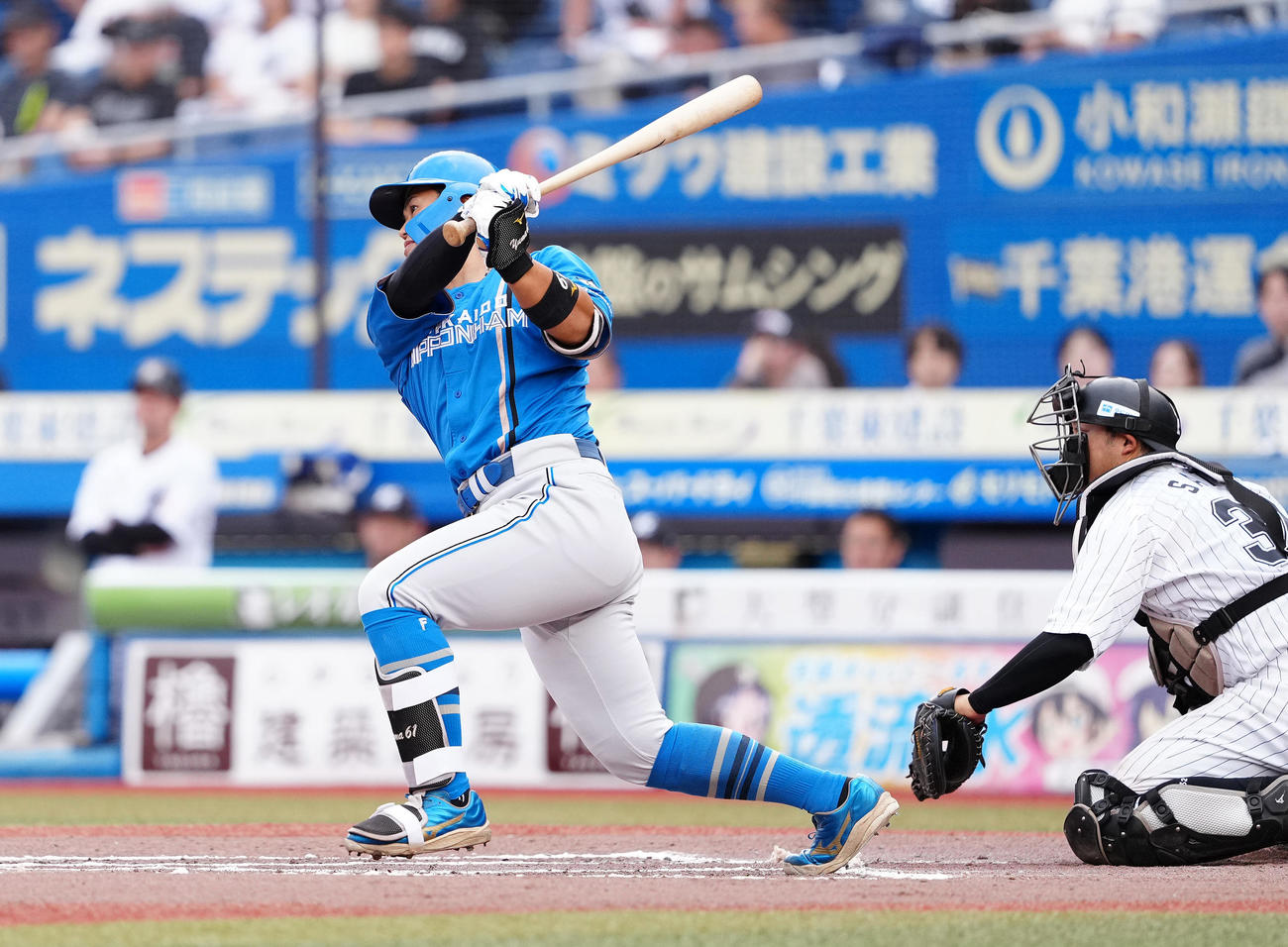 ロッテ対日本ハム　6回表日本ハム1死満塁、遊ゴロ併殺に倒れる今川（撮影・鈴木みどり）
