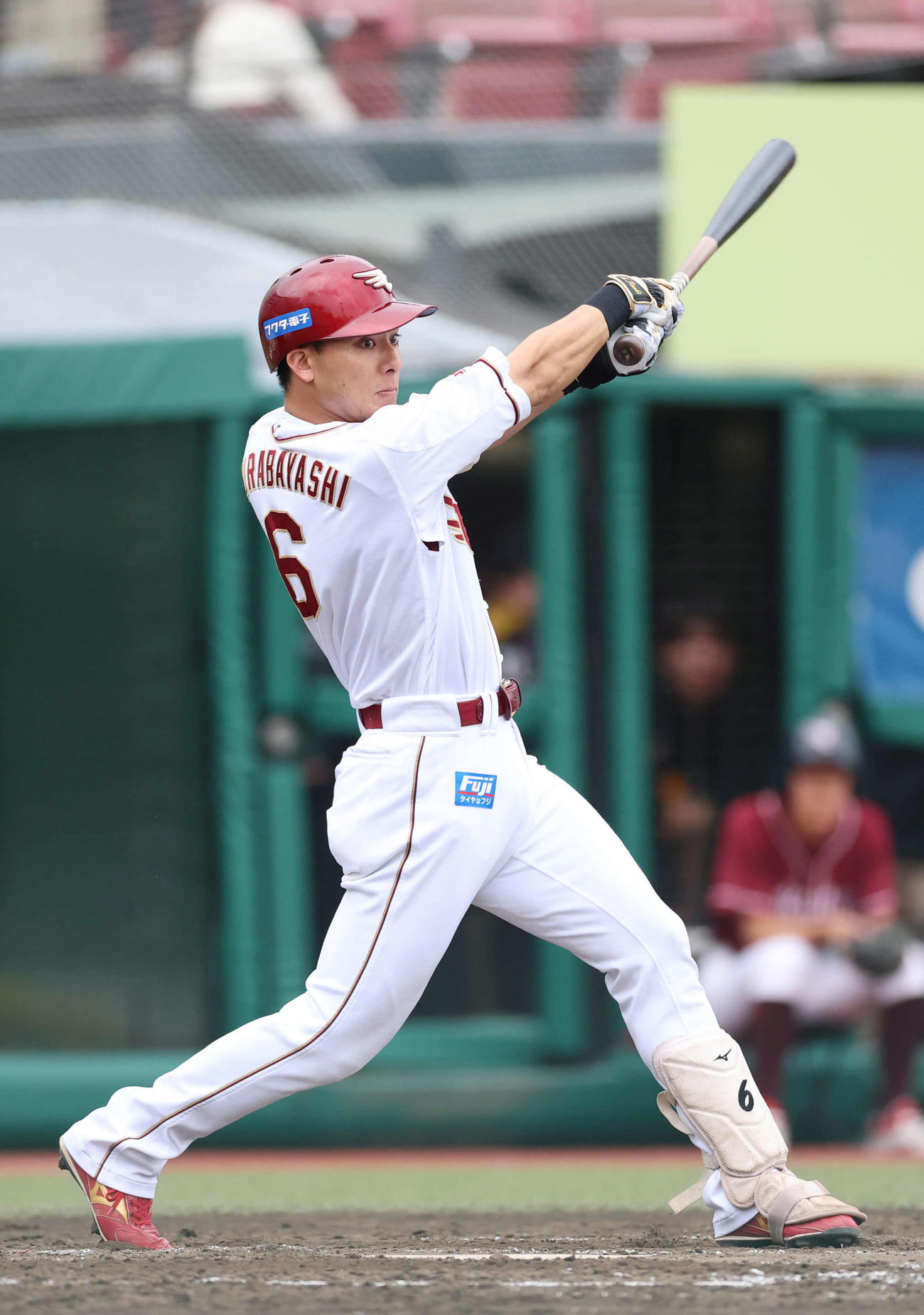 楽天対西武　3回裏楽天無死満塁、二ゴロに倒れる村林（撮影・増田悦実）