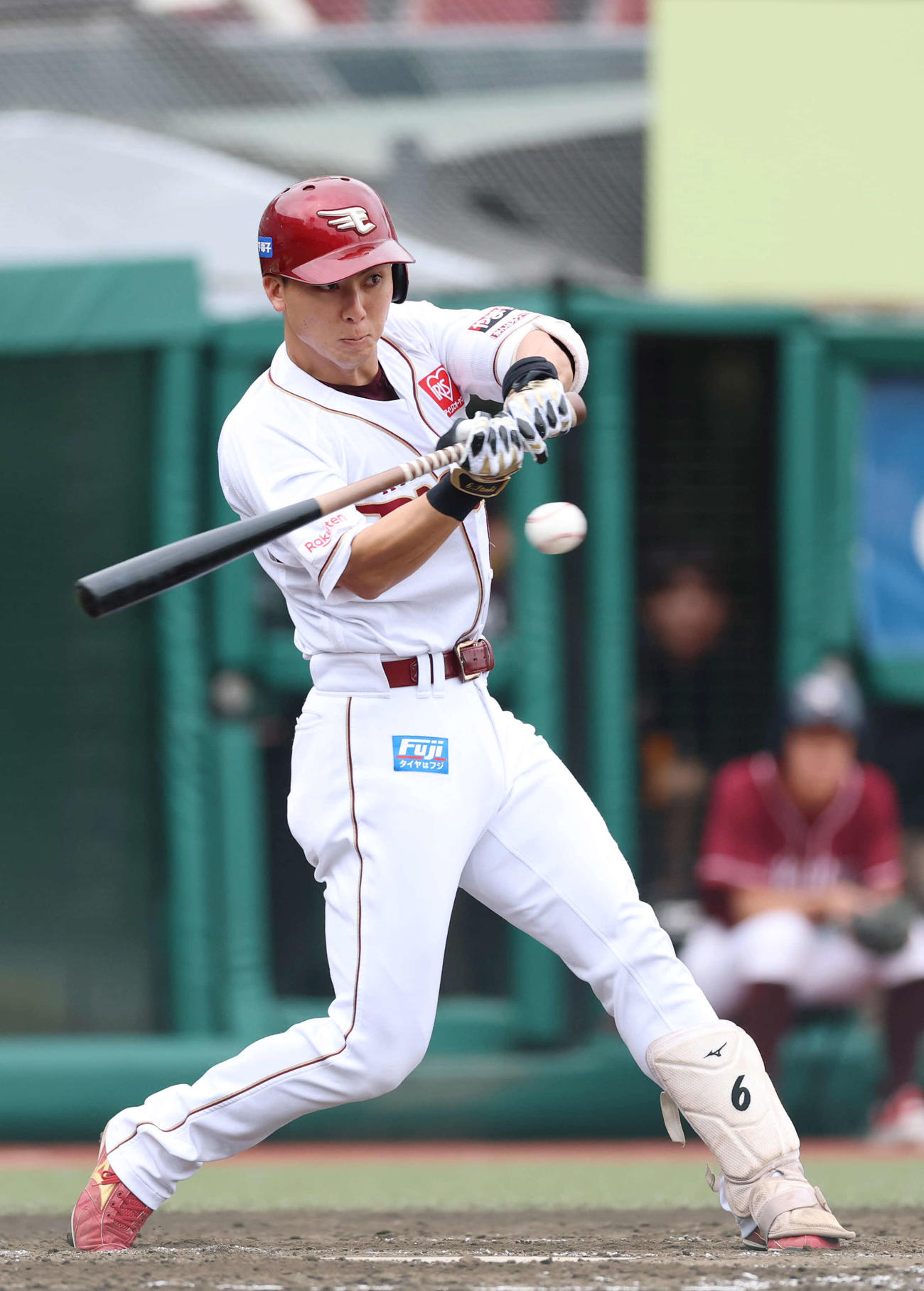 楽天対西武　3回裏楽天無死満塁、二ゴロに倒れる村林（撮影・増田悦実）
