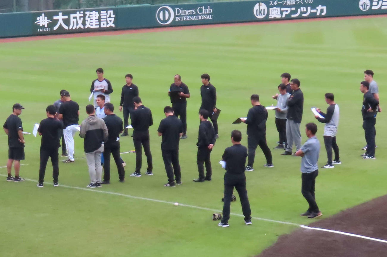 巨人新人テスト（撮影・北村健龍）