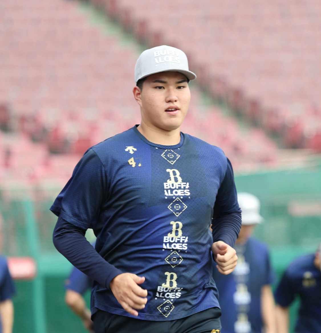 楽天対オリックス　アップをする先発のオリックス山口（撮影・増田悦実）